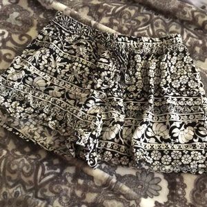 SOLD Comfy pattern shorts